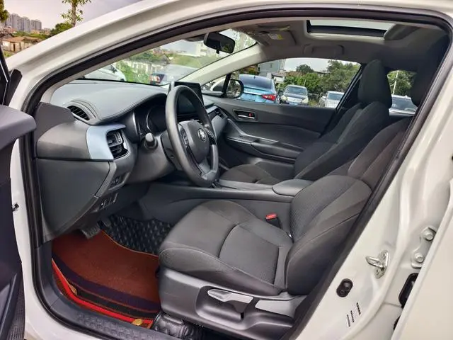 TOYOTA IZOA 2.0L Yixiang Edition