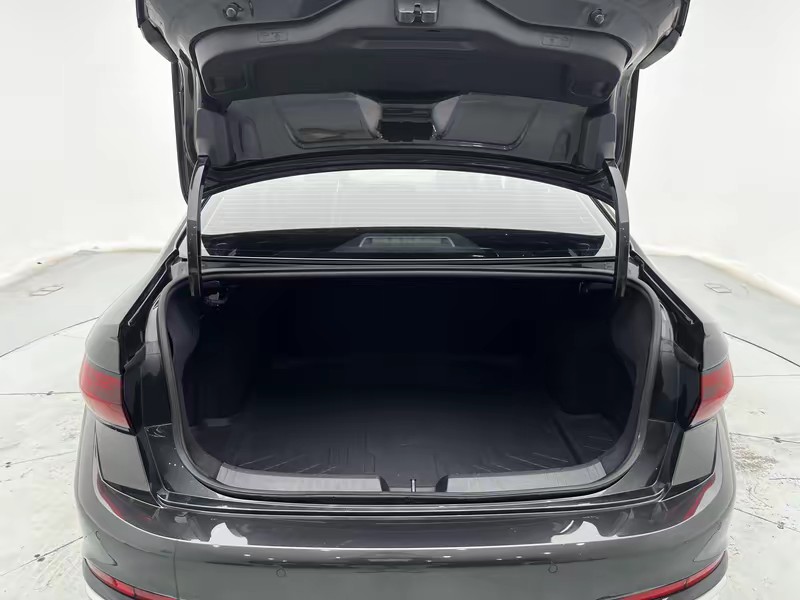 Volkswagen Sagitar 2023
