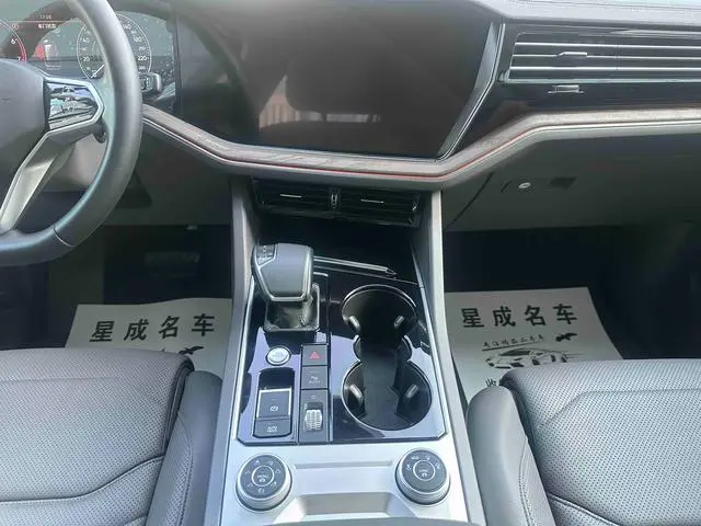 Volkswagen Touareg 3.0 TSI Ruixiang Edition Yao Black Sports Suit