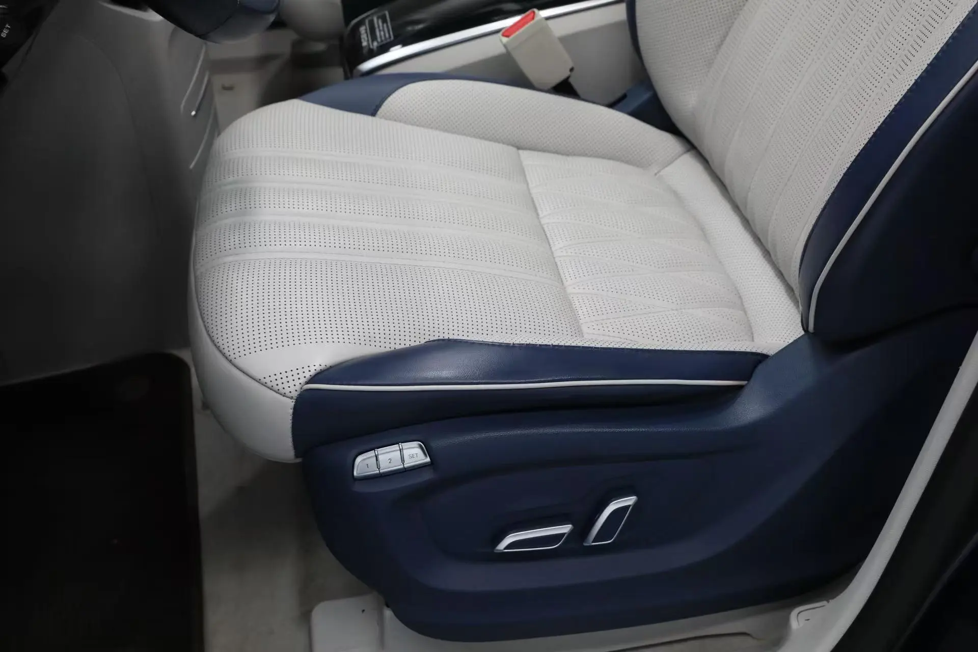 Roewe Roewe iMAX8 400TGI Supreme Series Extreme Edition