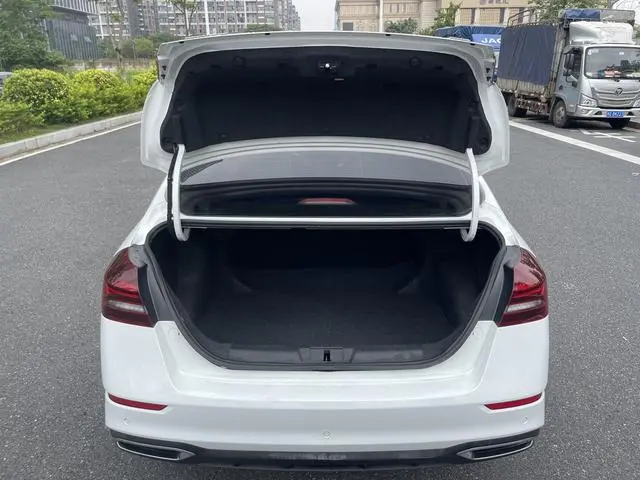Geely Emgrand UP 1.5L CVT luxury