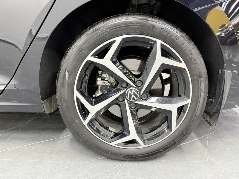 Volkswagen Passat 2025