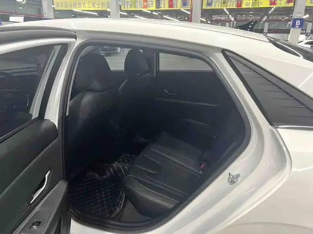 Hyundai Elantra 1.5L CVT GLX Elite Edition