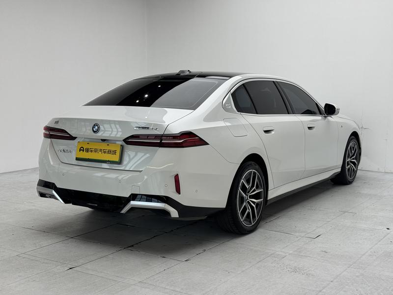 BMW BMW i5 2024