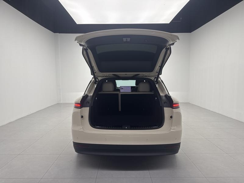 Li Auto Ideal i6 2025