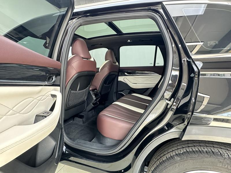 Geely Emgrand L 2024
