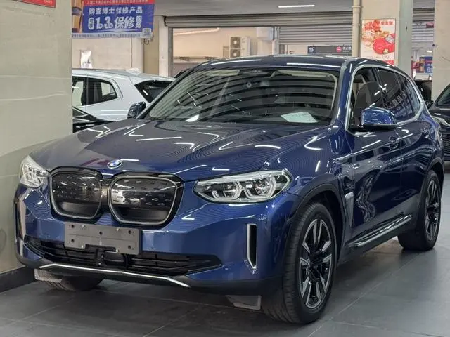 BMW BMW iX3 Facelift leading type