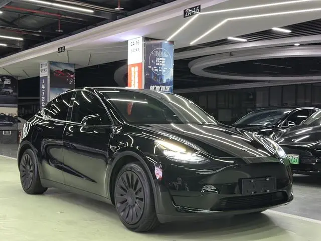 Tesla Model Y Facelifted rear-wheel drive version