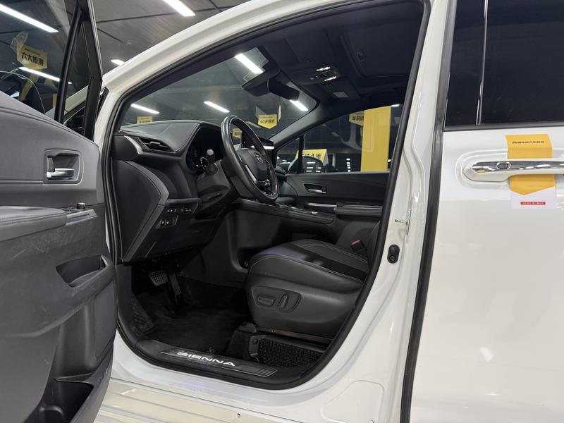 Toyota Sienna 2024