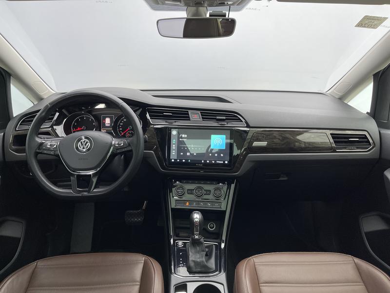 Volkswagen Touran L 2016