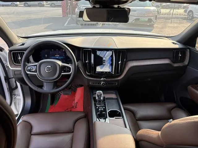 Volvo Volvo XC60 PHEV T8 four-wheel drive long battery life Zhiyuan Deluxe Edition