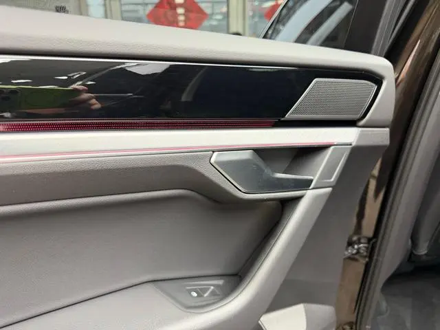 Volkswagen Touareg 2.0 TSI Ruiyi Edition Country VI