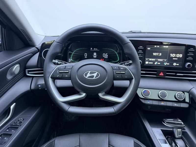 Hyundai Elantra 2023