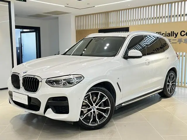 BMW BMW X3 xDrive30i leading M sports suit