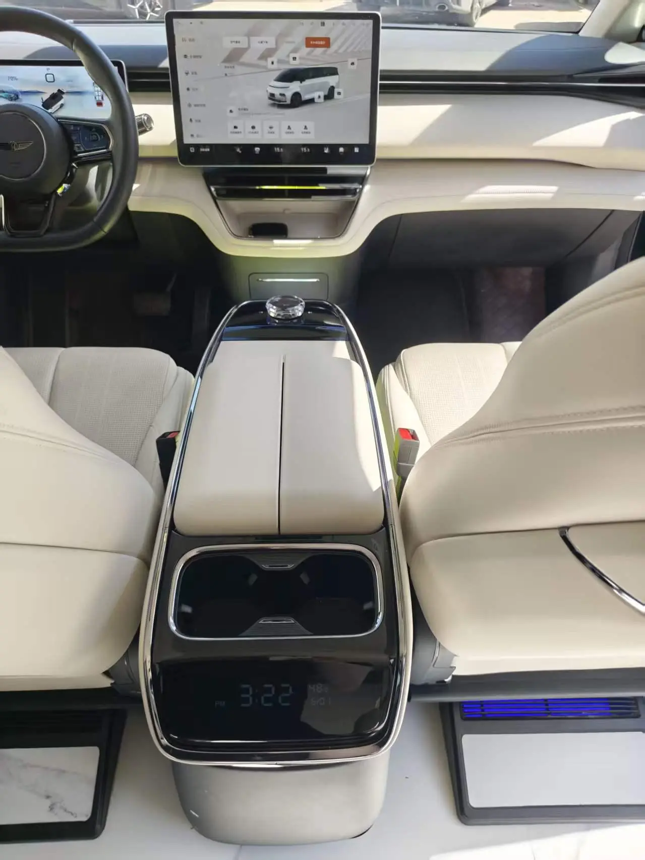 Geely Galaxy Wing true L380 805km four-wheel drive ultimate edition