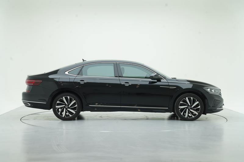 Volkswagen Passat 2023