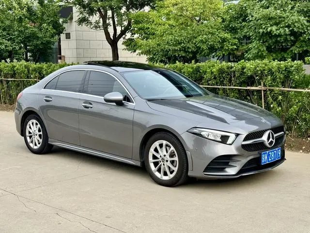 Mercedes-Benz Mercedes-Benz A-class Facelift A 200 L sports sedan fashion type