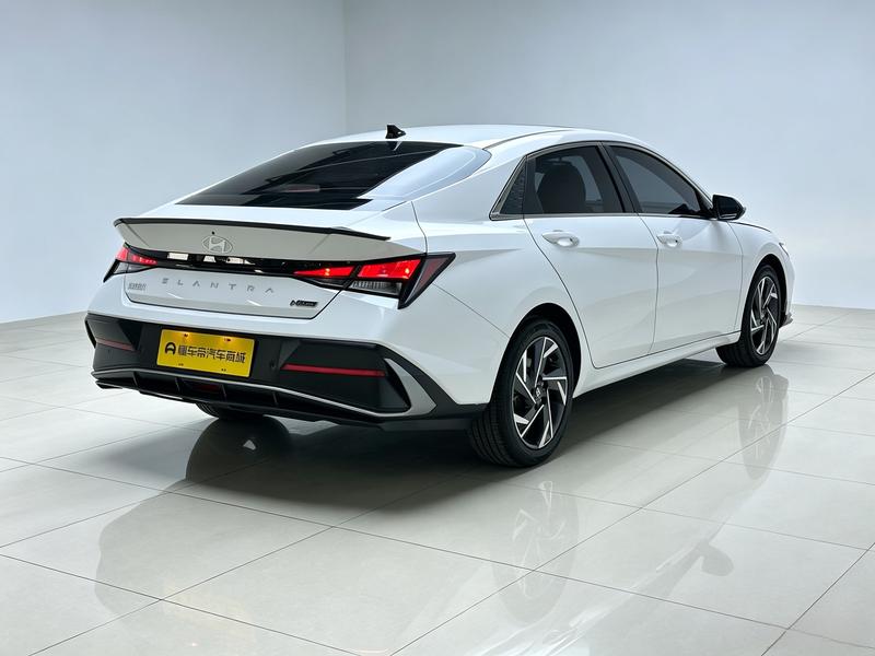 Hyundai Elantra 2023