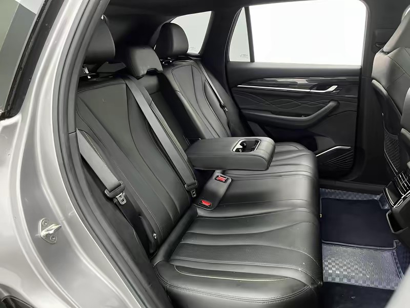 Geely Emgrand L 2024