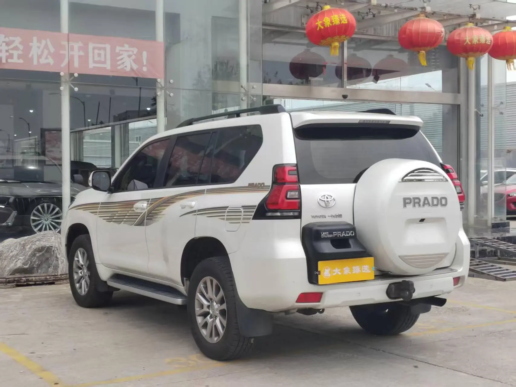TOYOTA Prado 3.5L automatic TX-L NAVI rear hanging spare tire