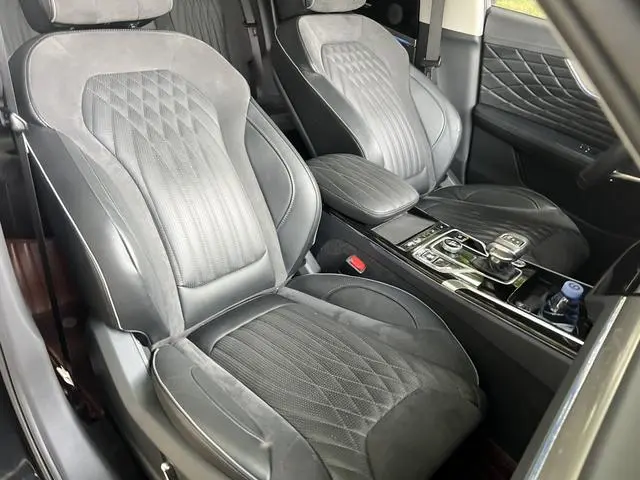 Hongqi Hongqi HS5 Facelift 2.0T Zhilian flag enjoy four-wheel drive version