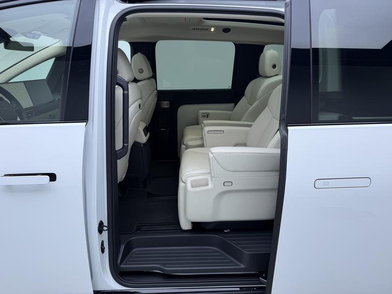 Li Auto Ideal MEGA 2025