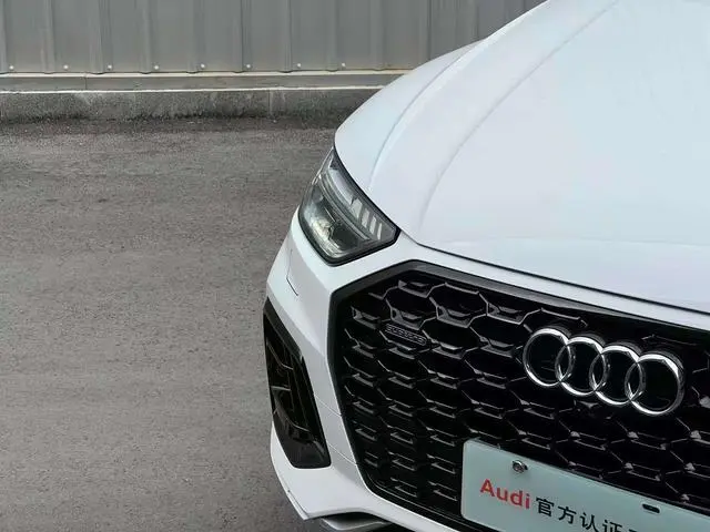 Audi Audi Q5L Sportback 45 TFSI Premium selection