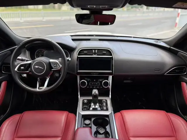 Jaguar Jaguar XEL 2.0T 200PS Agent Collector's Edition
