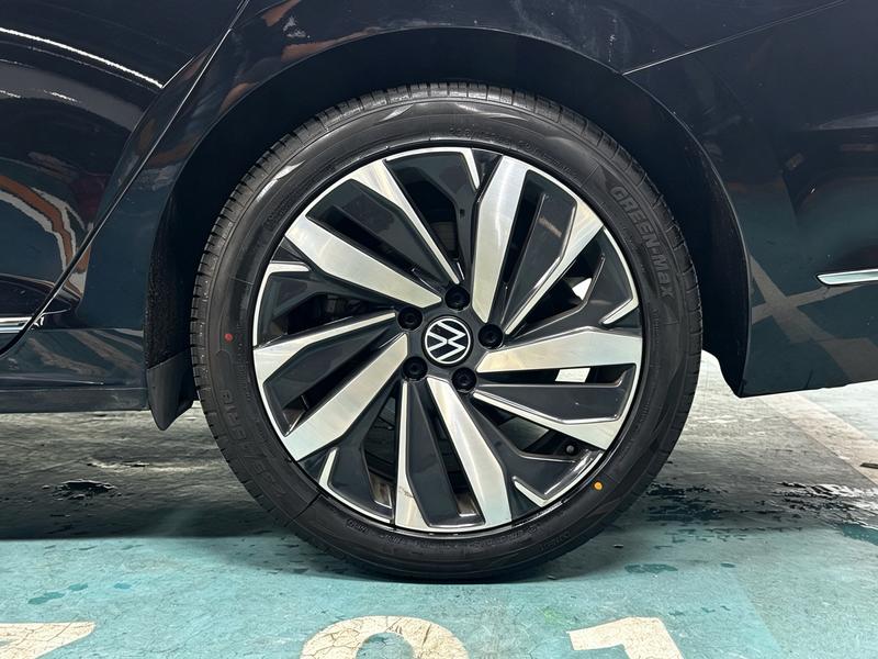 Volkswagen Passat 2024
