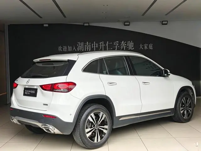 Mercedes-Benz Mercedes-Benz GLA GLA 220