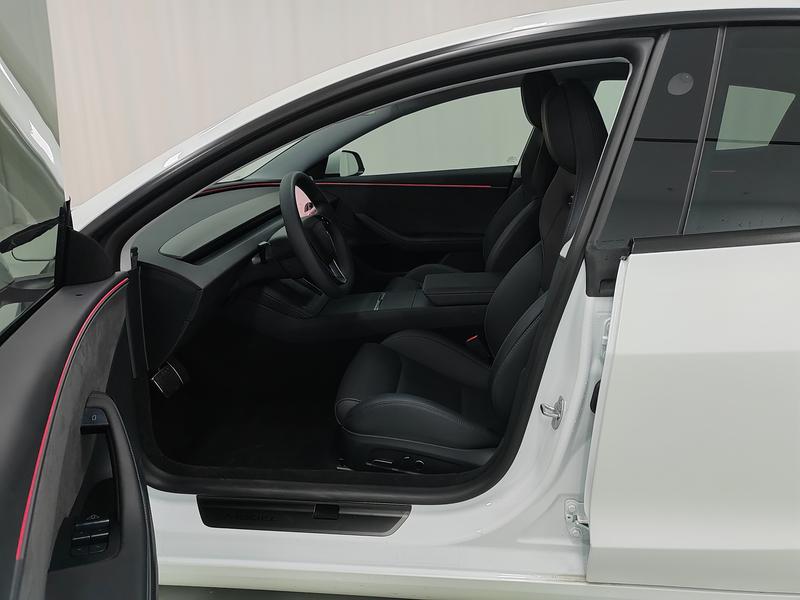 Tesla Model 3 2025