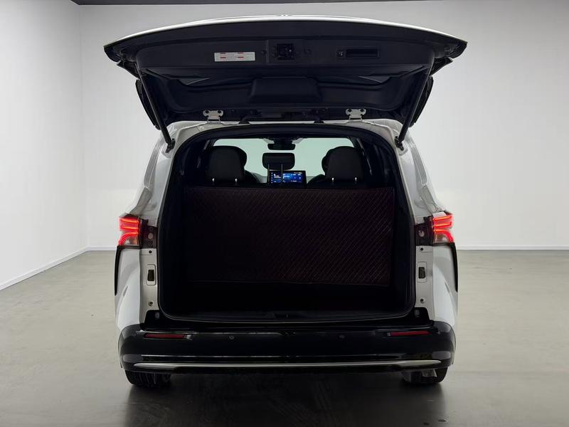 Toyota Sienna 2023