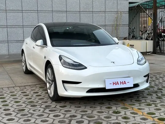 Tesla Model 3 Upgraded version of standard battery life rear drive