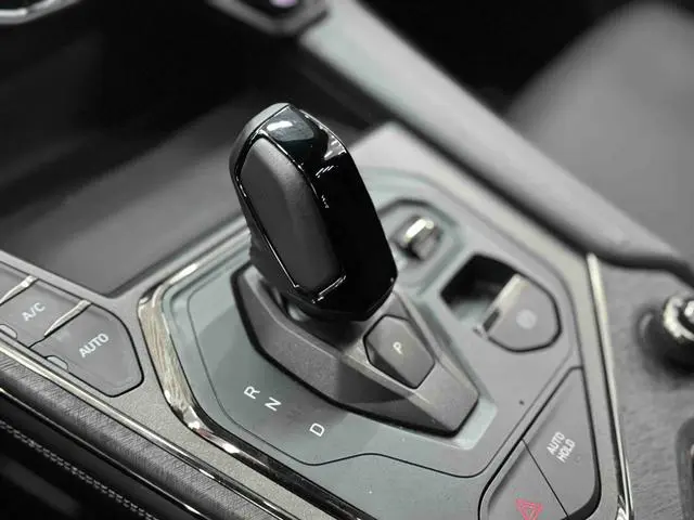 LYNK & CO Lynk &Co. 01 EM-P 1.5TD Plus