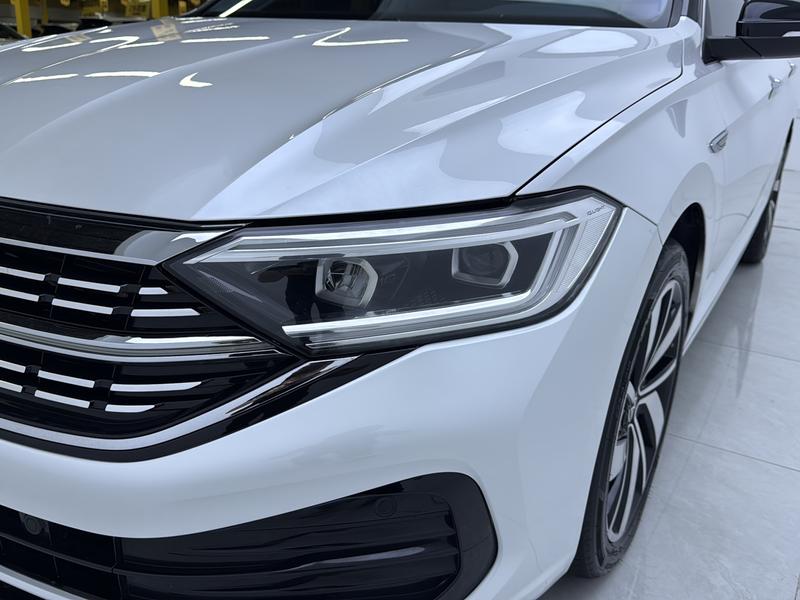 Volkswagen Sagitar 2025
