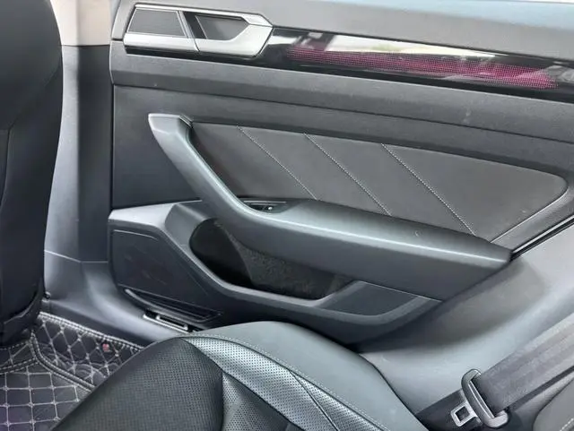 Volkswagen Volkswagen CC 380TSI eye-catching version