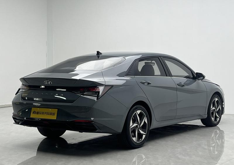Hyundai Elantra 2022