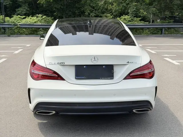 Mercedes-Benz Mercedes-Benz CLA CLA 220 4MATIC