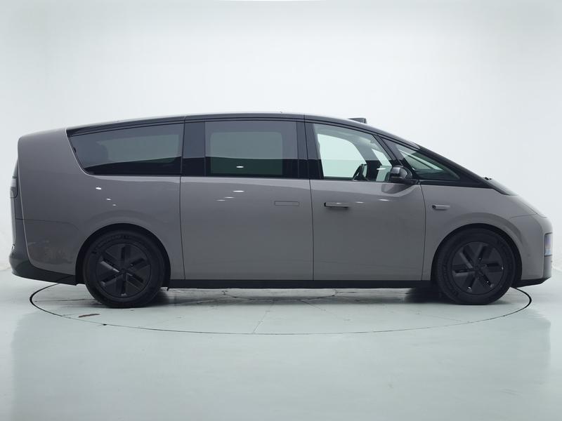 Li Auto Ideal MEGA 2024