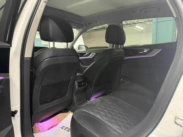 Hongqi Hongqi HS5 2.0T Zhilian Qixiang four-wheel drive version