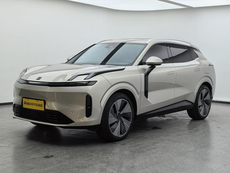 Lynk & Co Lynk&Co 08 EM-P 2023