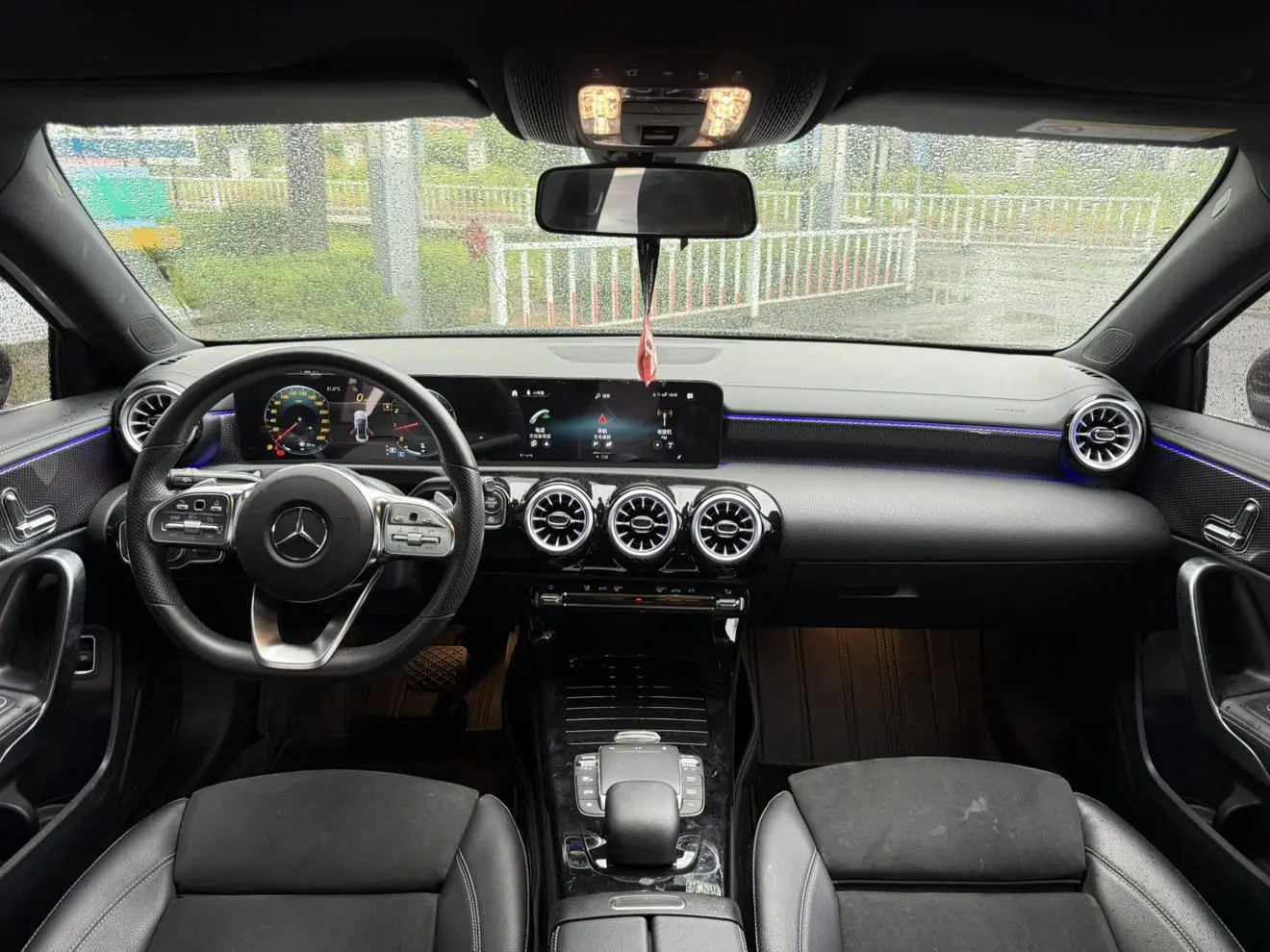 Mercedes-Benz Mercedes-Benz A-class Second facelift A 200 L sports sedan fashion version