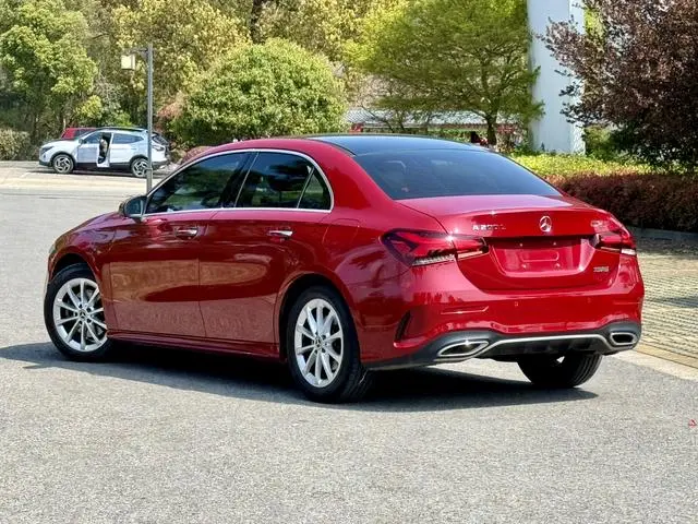 Mercedes-Benz Mercedes-Benz A-class A 200 L sports sedan dynamic Version