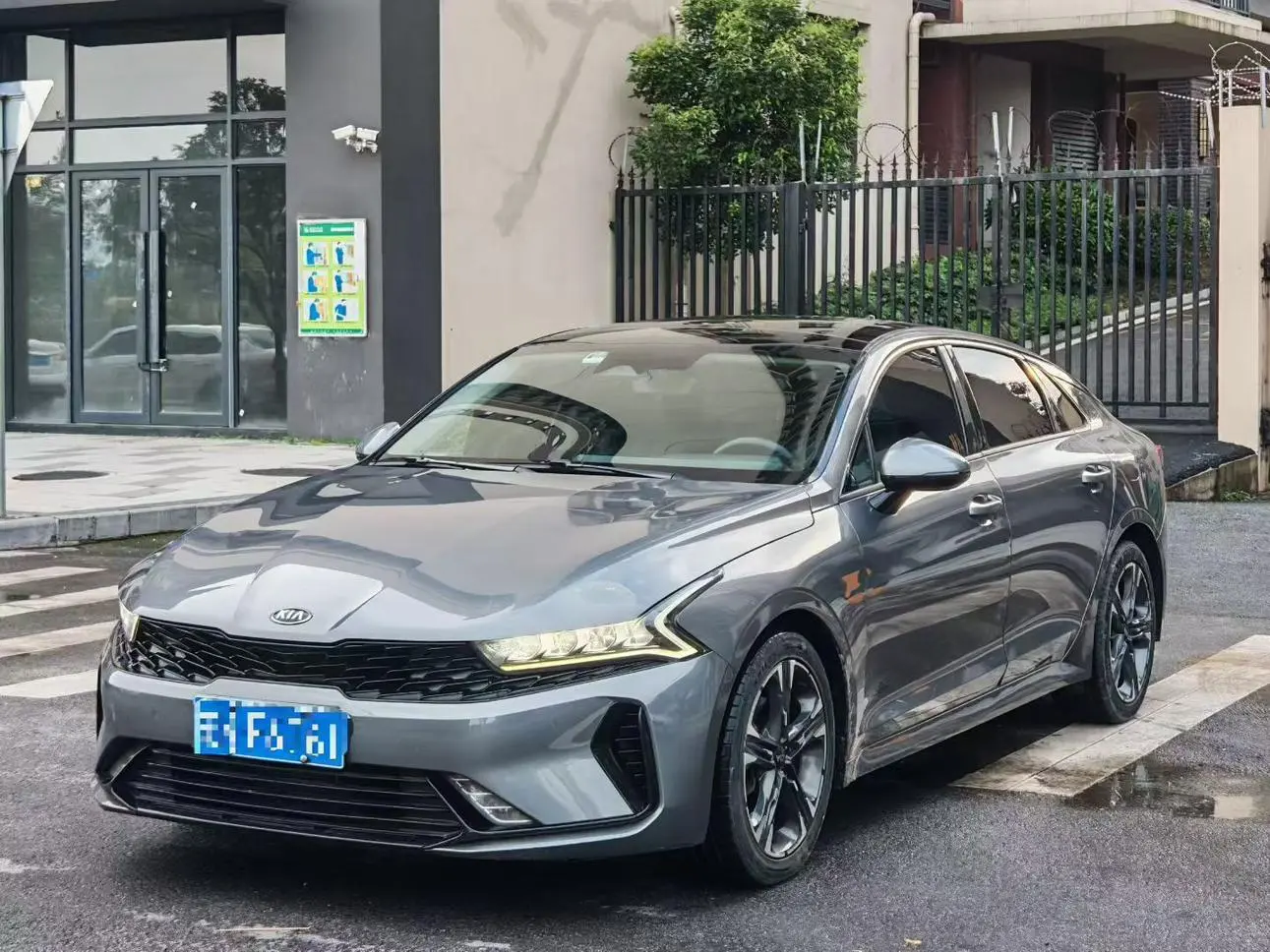 Kia Kia K5 270T CVVD Deluxe Edition