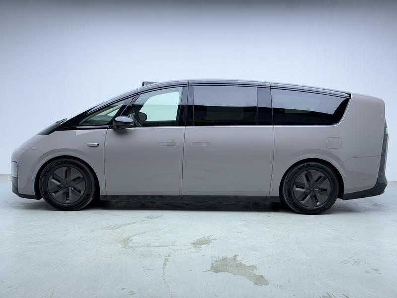 Li Auto Ideal MEGA 2024
