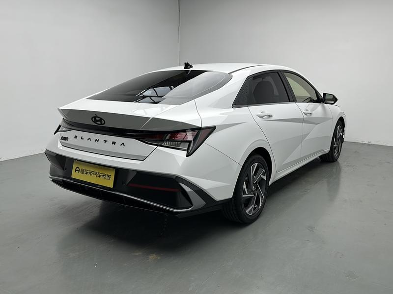 Hyundai Elantra 2023