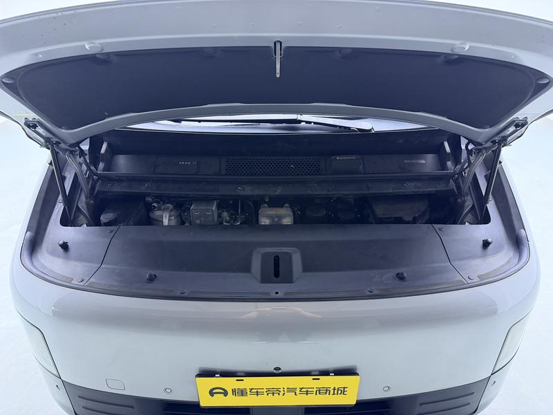 Li Auto Ideal MEGA 2024