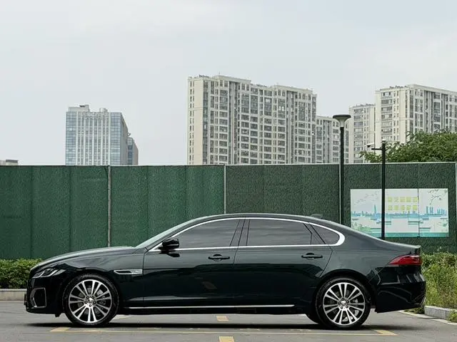 Jaguar Jaguar XFL 2.0T P250 two-wheel drive Exclusive Deluxe Edition