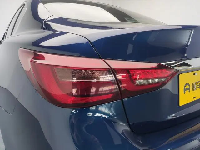Infiniti Infiniti Q50L 2.0T Yixiang Edition Country VI