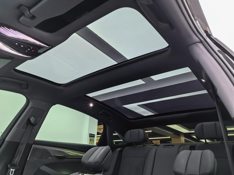 Voyah Lantu Chasing Light PHEV 2024